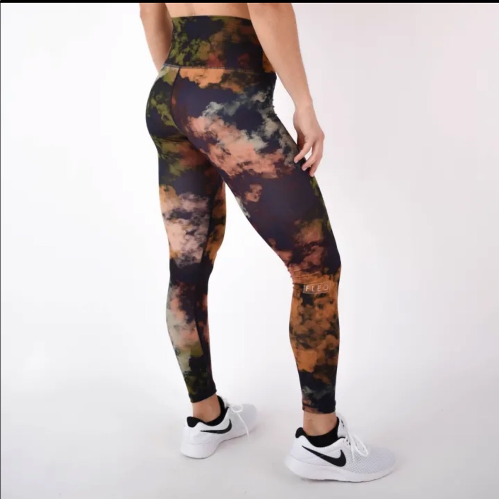 NWT Fleo Cloud Toro 25”